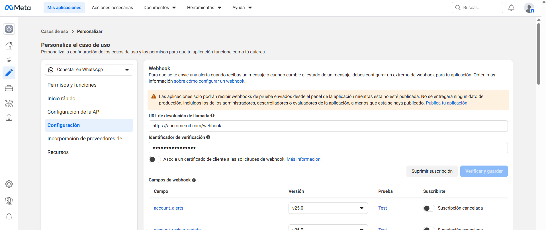 Webhook configurado con URL y verify token